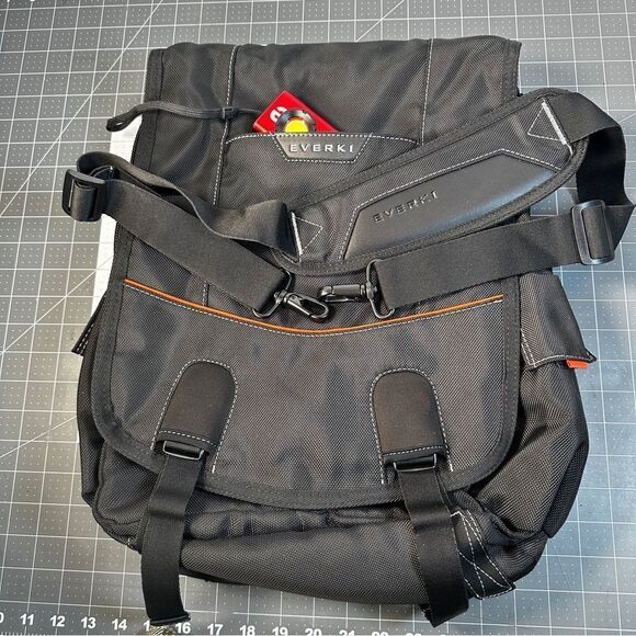 E V E R K I ® | URBANITE™ | Vertical Travel Bag | #EKS620 | BLK | XLNT - Picture 3 of 15